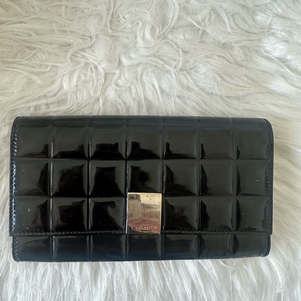 Chanel Black Patent Leather Wallet. Authentic.